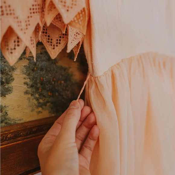 Vintage silk lace dress - Picture 3 of 15